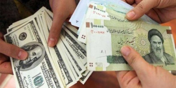 İranda dollar “tarixi rekord” qırdı